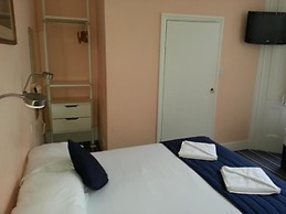 Manor Hotel