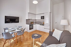 DownTown Suites Rubesova