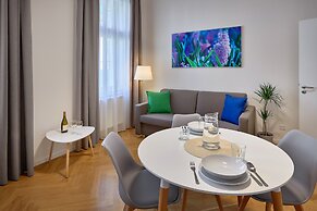 DownTown Suites Rubesova