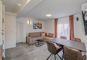 Apt With Terrace and sea View, in Heart of Split