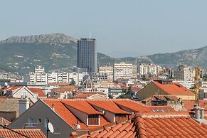 Apt With Terrace and sea View, in Heart of Split