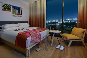 Moxy Sydney Airport