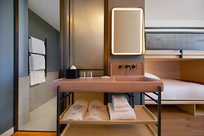 Moxy Sydney Airport