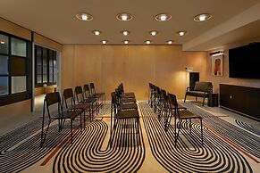 Moxy Sydney Airport