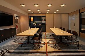 Moxy Sydney Airport