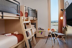 Moxy Sydney Airport
