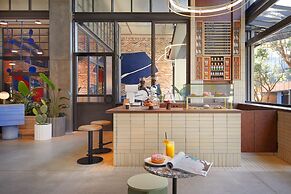 Moxy Sydney Airport