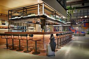 Moxy Sydney Airport