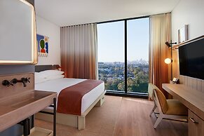 Moxy Sydney Airport