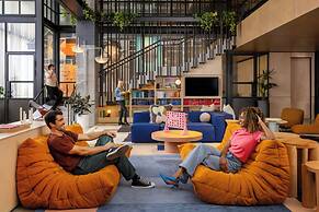 Moxy Sydney Airport