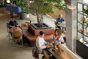 Moxy Sydney Airport