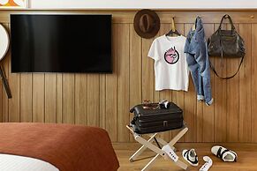 Moxy Sydney Airport