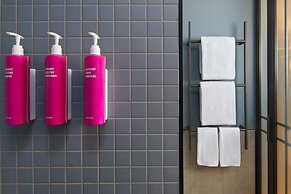 Moxy Sydney Airport