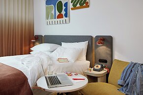 Moxy Sydney Airport