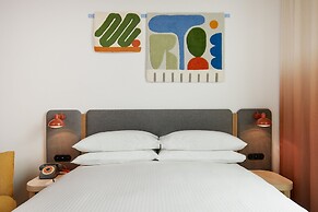 Moxy Sydney Airport