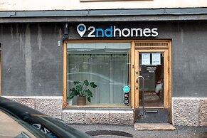 2ndhomes Deluxe 2BR Apt w Sauna&Balcony