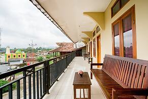 Super OYO 2961 Artana Bed & Breakfast