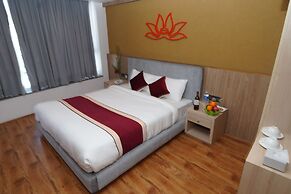 Lotus Shine N Amenities