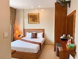 B Hotel