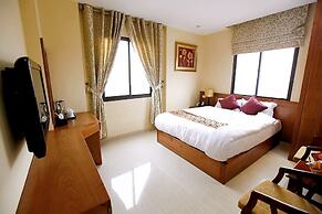 B Hotel