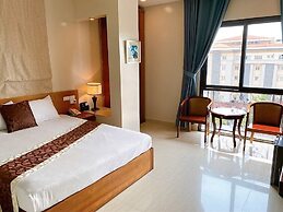 B Hotel