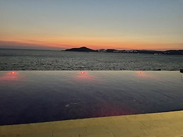 Ni Marin Hotel