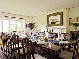 Drakestone House Manor With Breathtaking Cotswolds Views