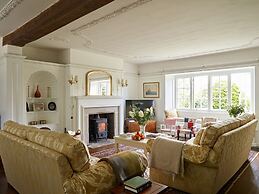 Drakestone House Manor With Breathtaking Cotswolds Views