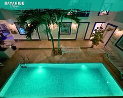 Tribe Inn & Rooftop Lounge