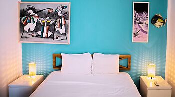 Tribe Inn & Rooftop Lounge
