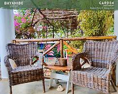 Tribe Inn & Rooftop Lounge