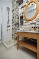 Zos Suites
