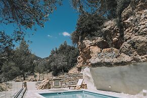 Zos Suites