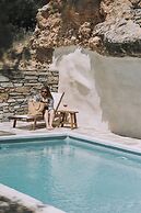 Zos Suites