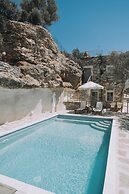 Zos Suites