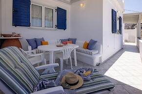 Anemelo Beach House in Panormos