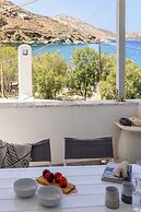 Anemelo Beach House in Panormos