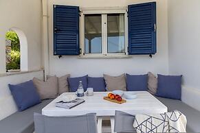 Anemelo Beach House in Panormos