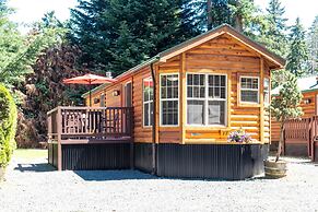 Riverbend Cottages & RV Resort