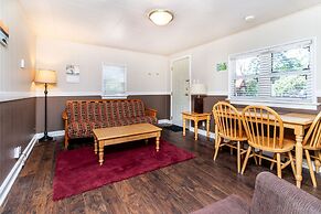 Riverbend Cottages & RV Resort