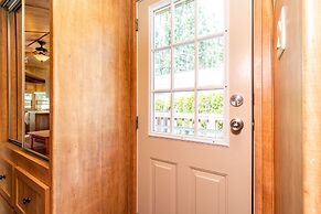 Riverbend Cottages & RV Resort