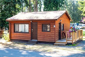 Riverbend Cottages & RV Resort