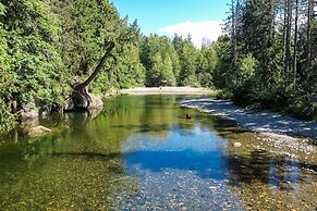 Riverbend Cottages & RV Resort