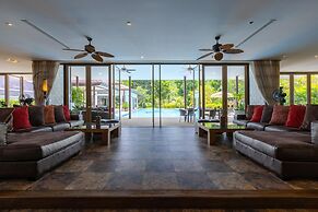 Large 6 Bed Luxury Villa on the Golf Course (PHJ)