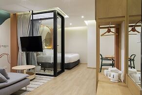 Double B Hostel
