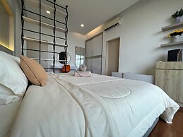 Attic Home Melaka Silverscape Residence