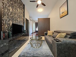 Attic Home Melaka Silverscape Residence