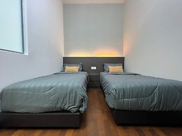 Attic Home Melaka Silverscape Residence