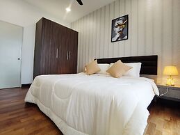 Attic Home Melaka Silverscape Residence