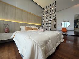 Attic Home Melaka Silverscape Residence